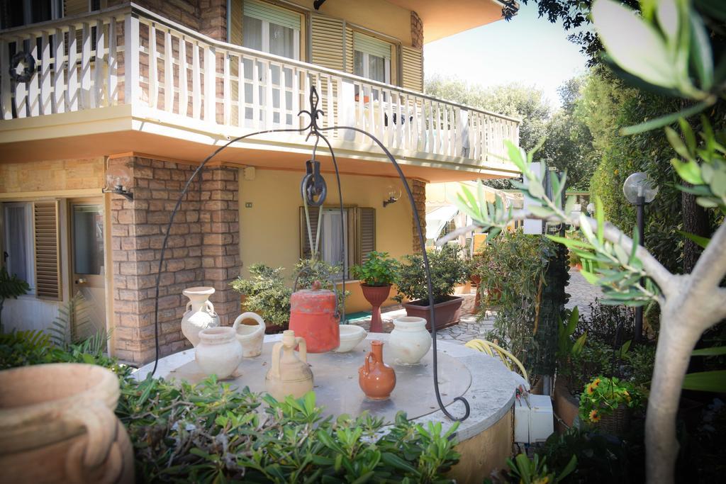 Hotel Villa Denia San Vincenzo Exterior foto